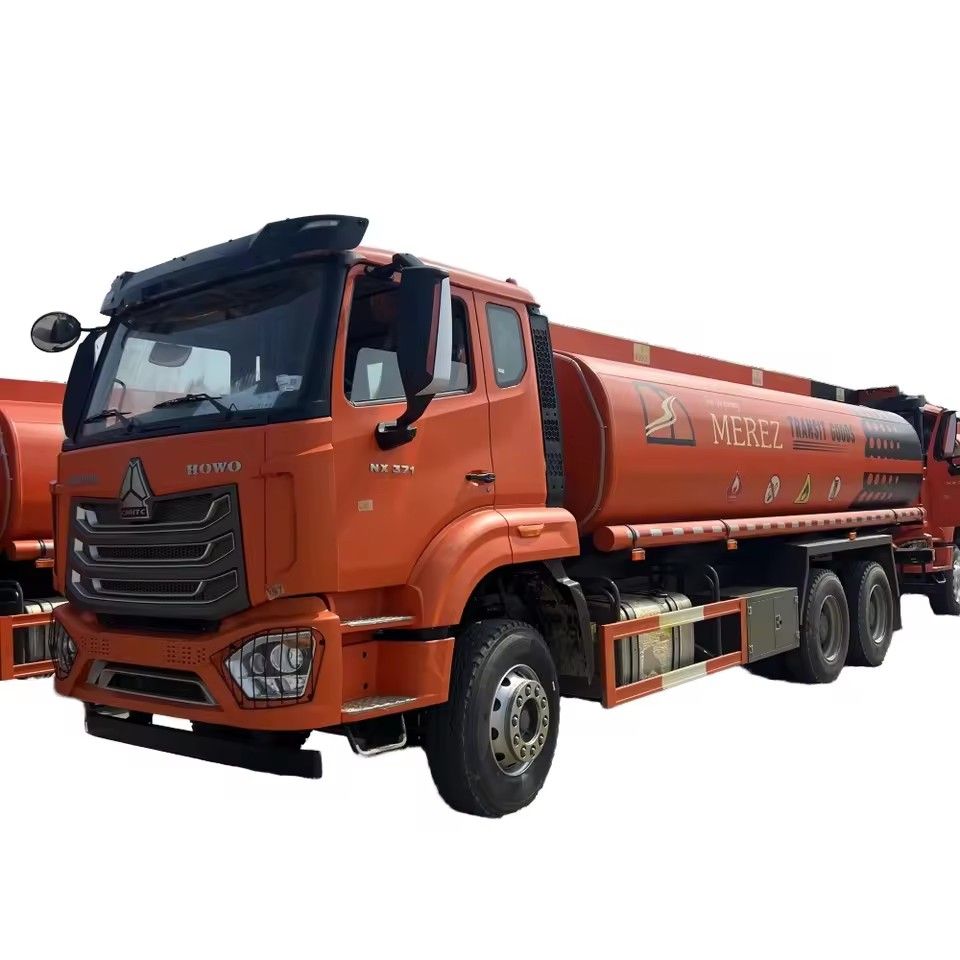 HOWO 25m3移动式油罐车