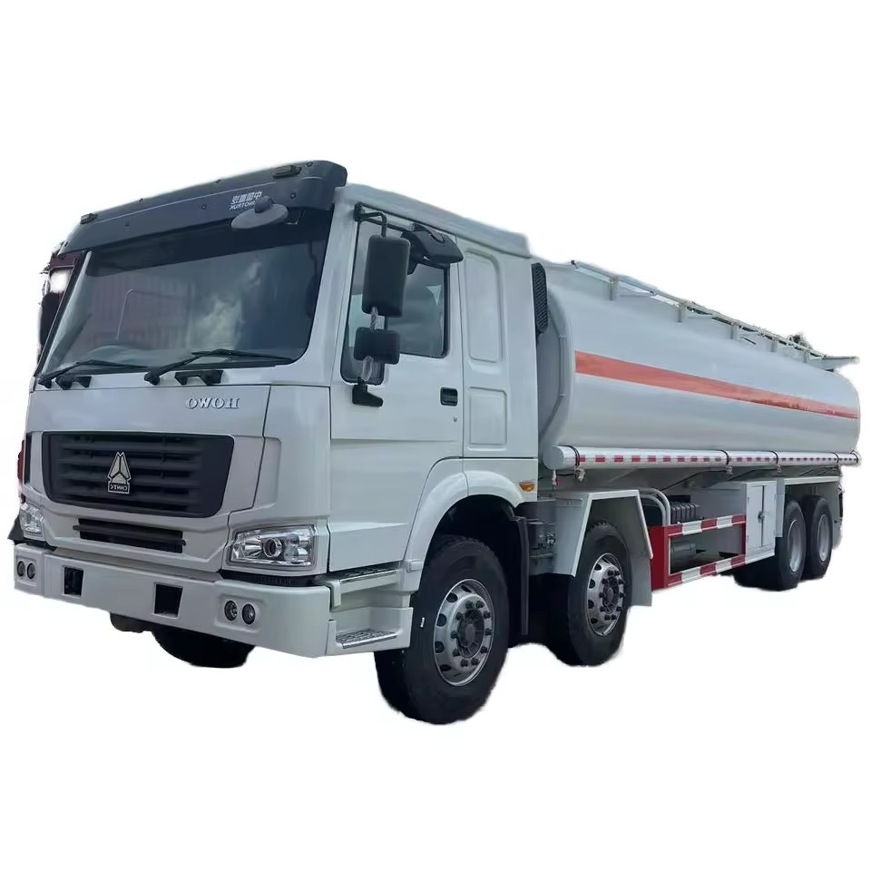 中国重汽HOWO 8x4油罐车-35T输油加油