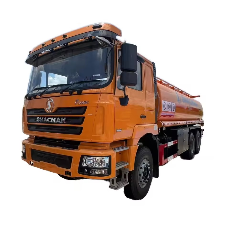 SHACMAN20立方米柴油加油罐车车轴6x4驱动