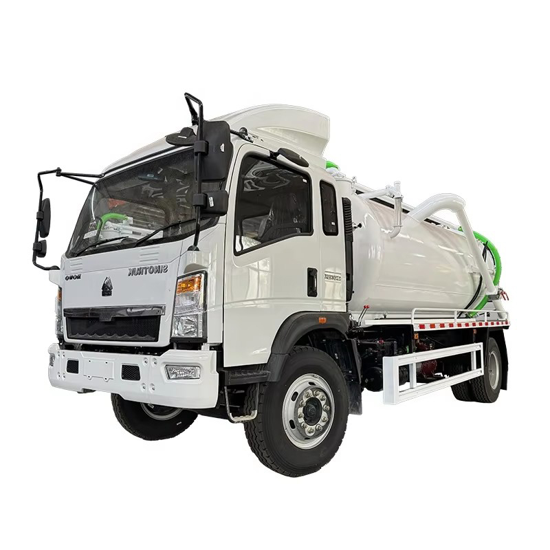 中国重汽Howo 5000L吸污车4x2高压真空吸污罐车