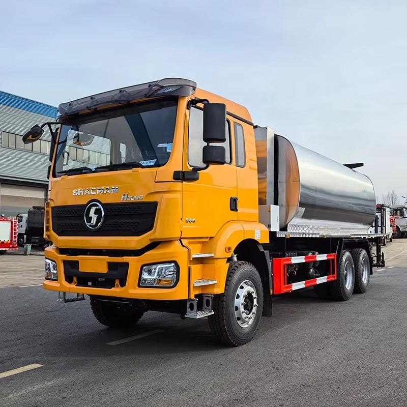Shacman H3000 7吨沥青洒布车道路沥青摊铺机械乳化沥青洒布机