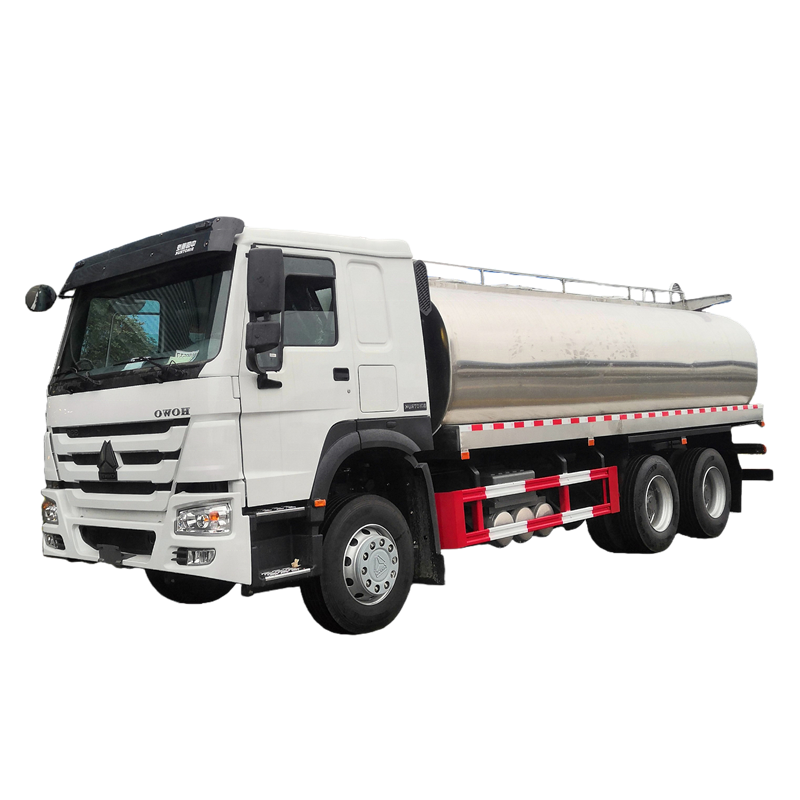 中国重汽Howo 4X2运奶车15000L运奶车，用于运输鲜牛奶、果汁和啤酒