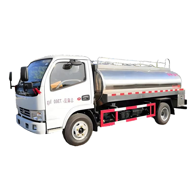 全新东风4X2牛奶车5m&sup3;牛奶装载车5000L牛奶罐车价格